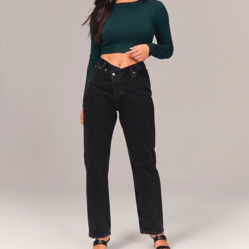 NWOT Abercrombie & Fitch Criss Cross Waist Dad Jean in Black